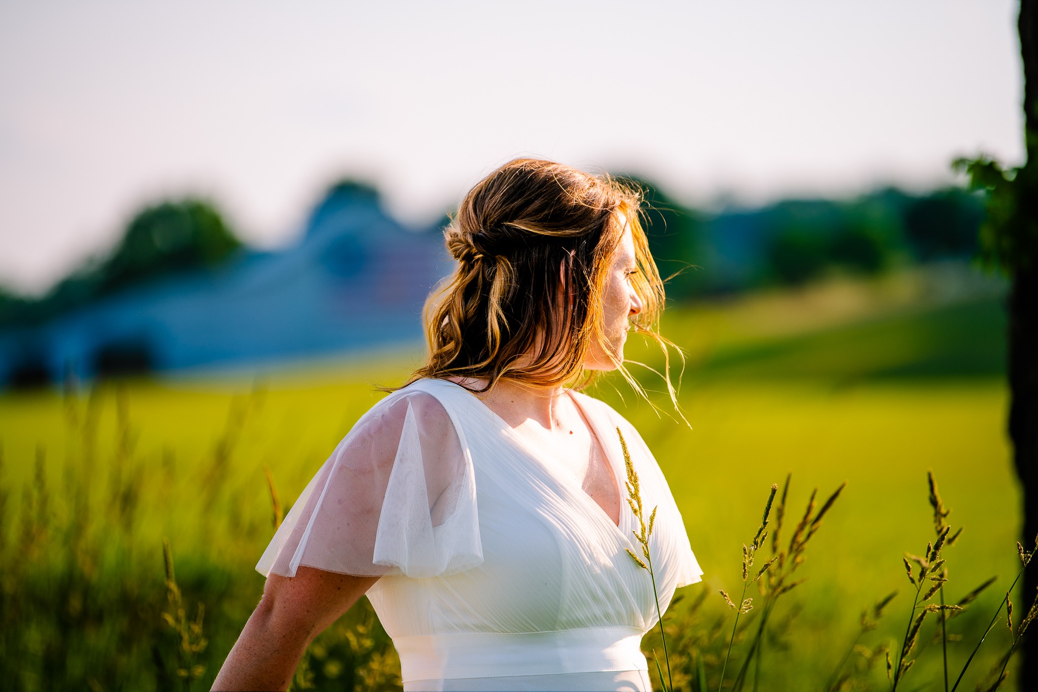 Outdoor vs. Indoor Engagement Photo Ideas: Pros and Cons