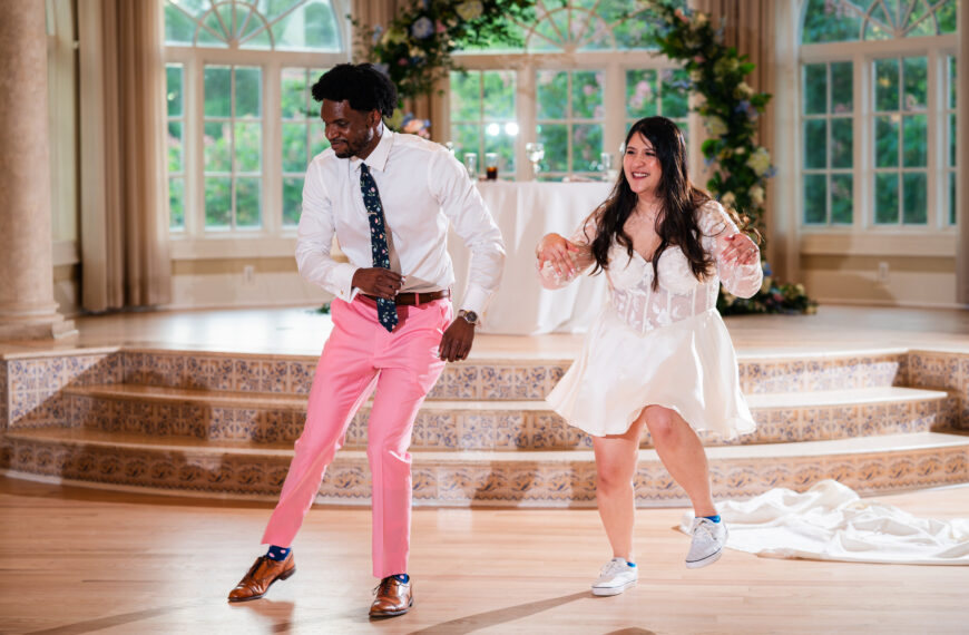 How to Actually Be Present on Your Wedding Day