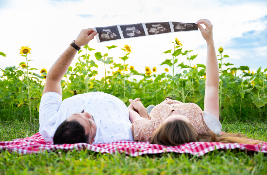 Sunshine and Sunflowers: Grace and Philip’s Maternity Session