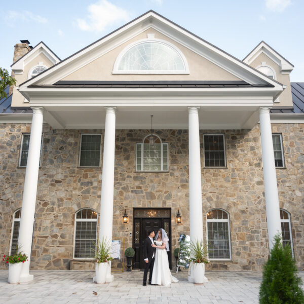 Love Blooms at Bluemont Estate: Kendall & Wattana’s Beautiful Wedding Day