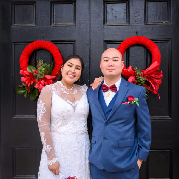 Intimate Winter Charm: Yizhou & Catherine’s Leesburg Courthouse Micro-Wedding