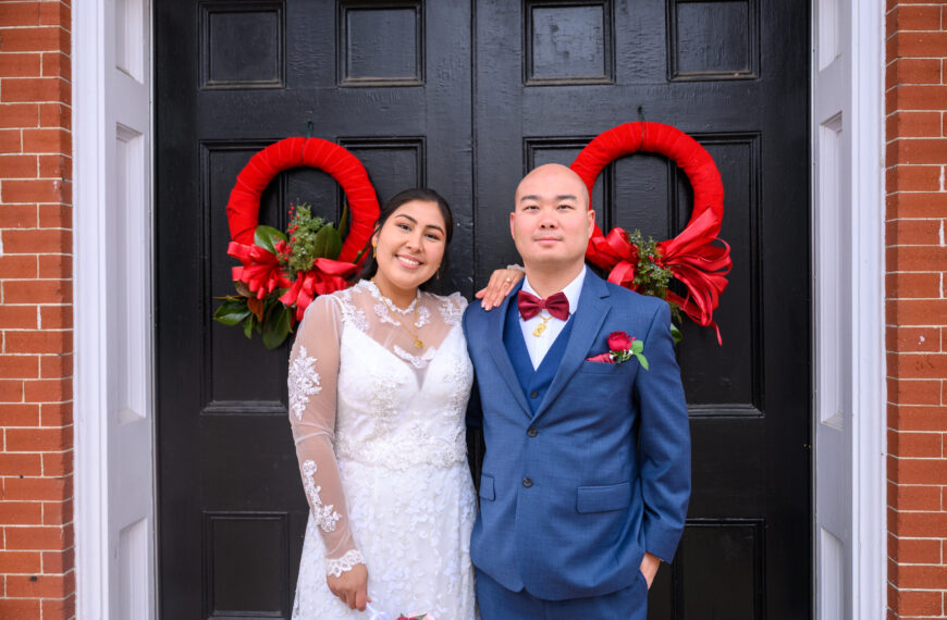 Intimate Winter Charm: Yizhou & Catherine’s Leesburg Courthouse Micro-Wedding